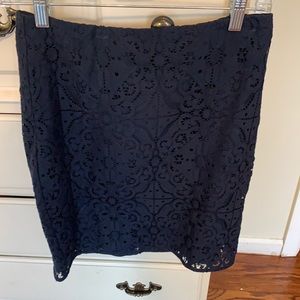 Banana Republic size 0P lace navy skirt